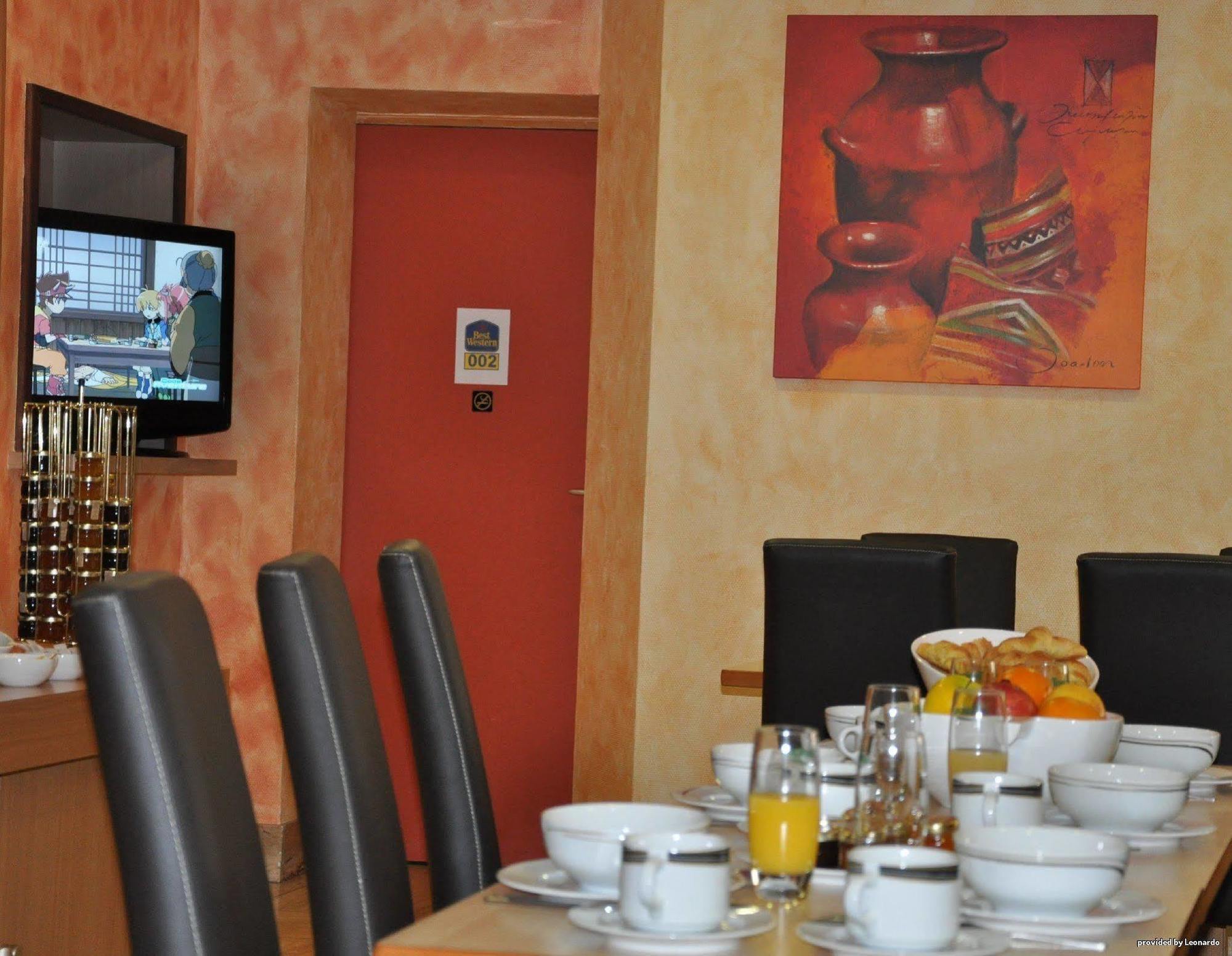 โรงแรมเบสต์ เวสเทิร์น เดอ ปารีส ลาวาล ร้านอาหาร รูปภาพ